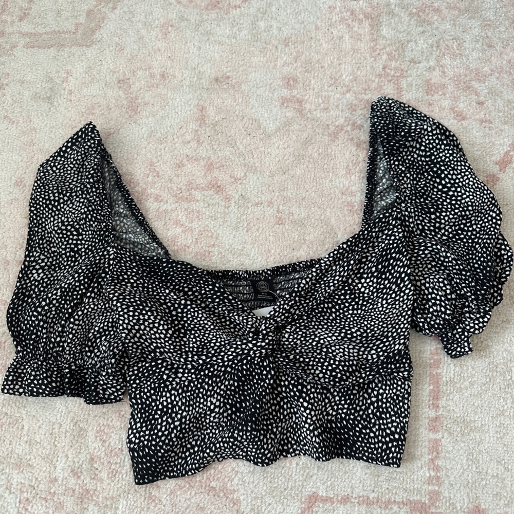 BRAND NEW Urban top
